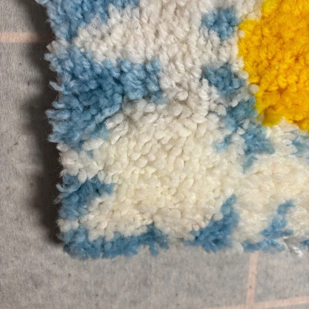 Vintage Handmade Latch Hook Daisy Flower Punch Needle Art Wall‎ Hanging Decor